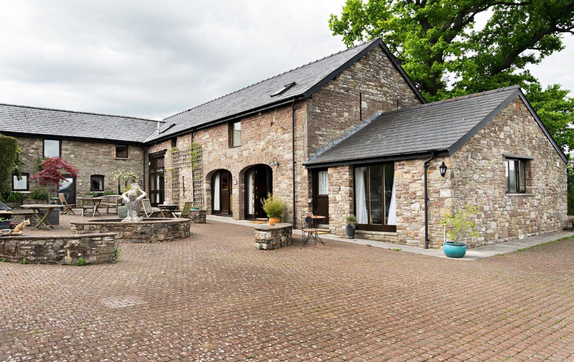 Neuadd B&B Suites Crickhowell Habitación foto